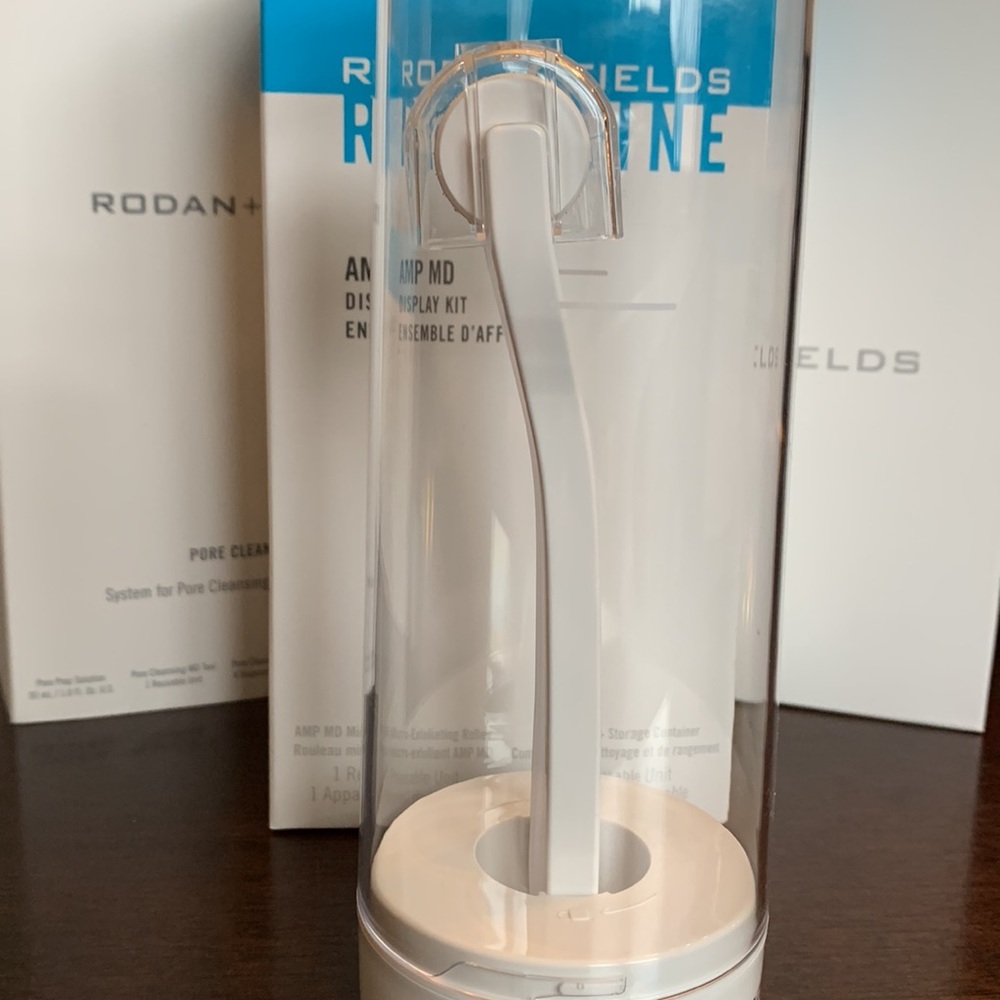 BNIB Rodan + Fields AMP MD Micro-Exfoliating Roller Display Kit 💙 - Picture 11 of 14